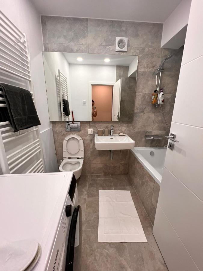 Cosy Stay Bucarest Esterno foto