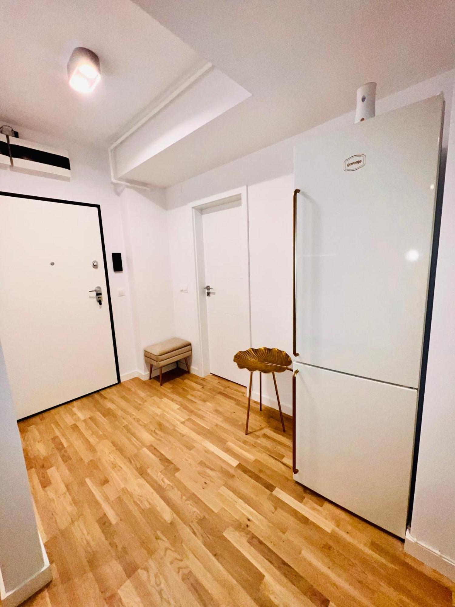 Cosy Stay Bucarest Esterno foto